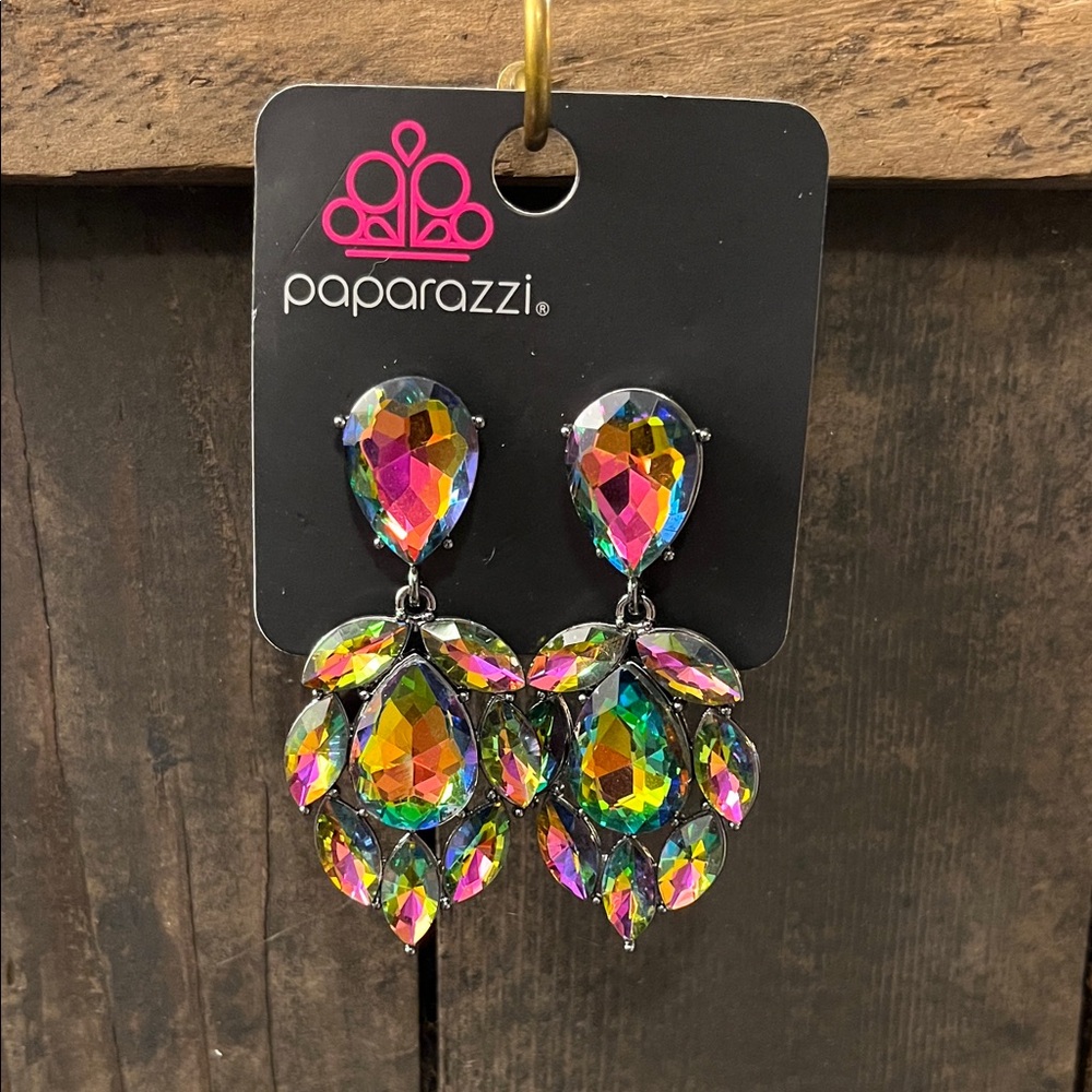 Paparazzi Iridescent Earrings, Bracelet and Necklace Bundle!

#10